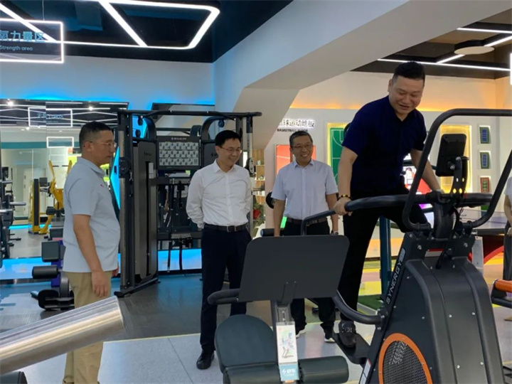 濟(jì)南市體育局局長董懷敏一行蒞臨VSPORTS体育官网體育參觀指導(dǎo)